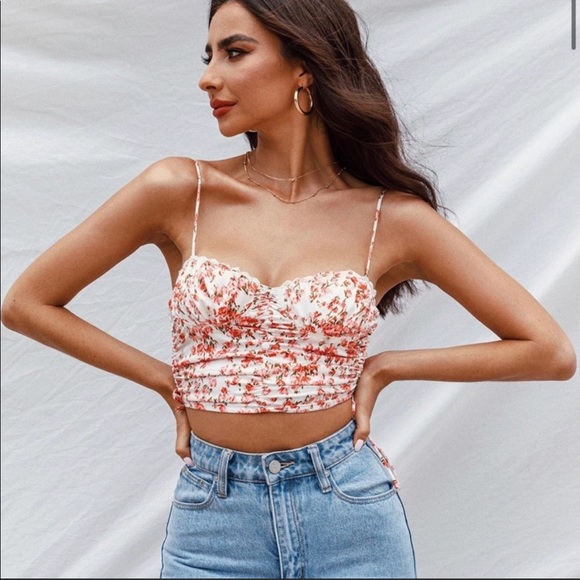 Princess Polly Tops - NWT Princess Polly Maddi Pink Floral Crop Top size 4